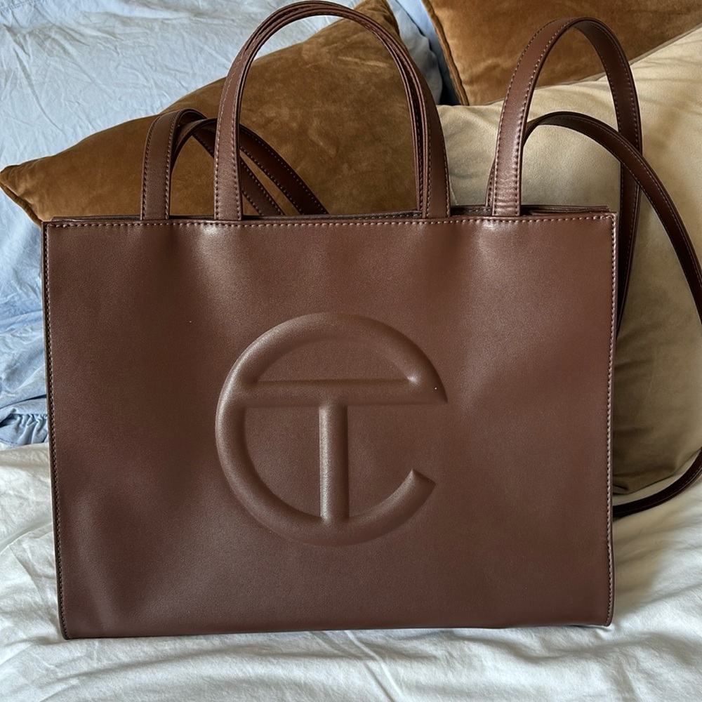 Medium Telfar Shopping Bag in Chocolate